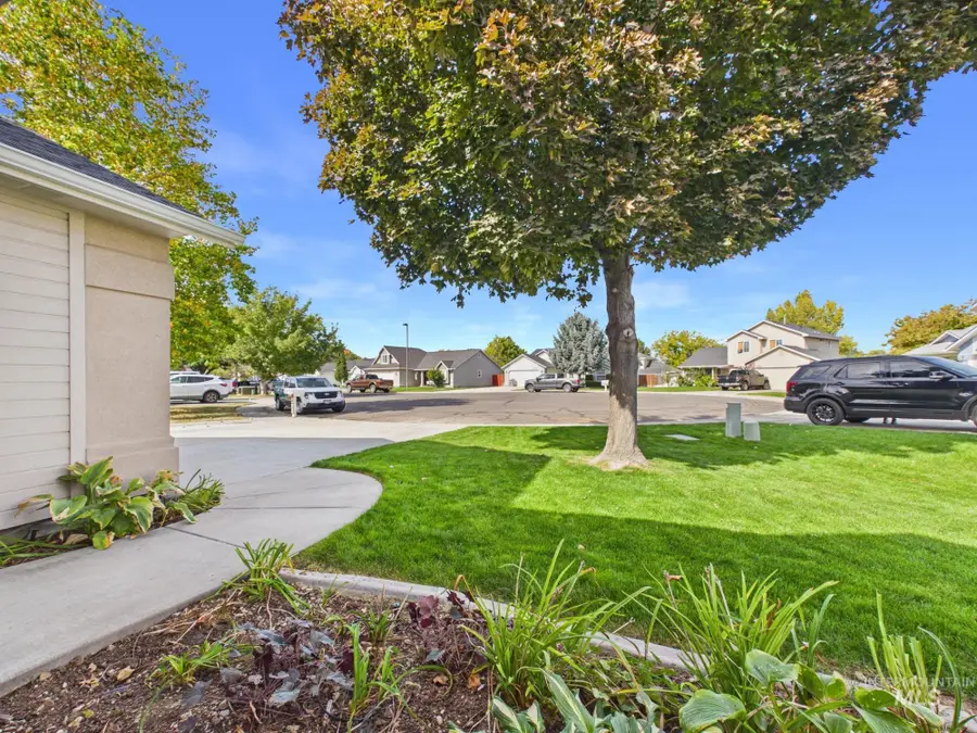 1422 E Jasmine, Nampa, ID 83687 - #3