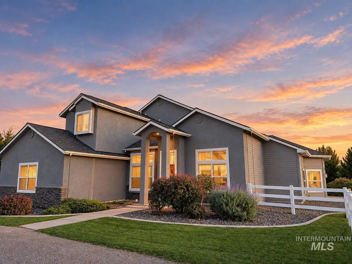2095 N Meridian Rd, Eagle, ID 83616 - #1