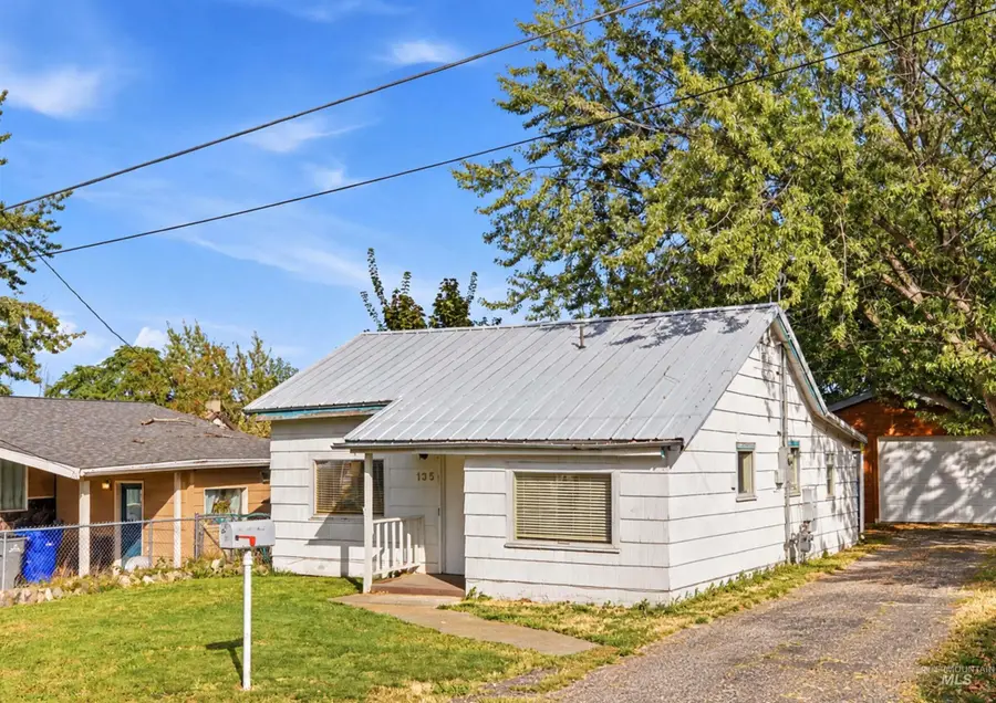 135 Garden Ct, Lewiston, ID 83501 - #3