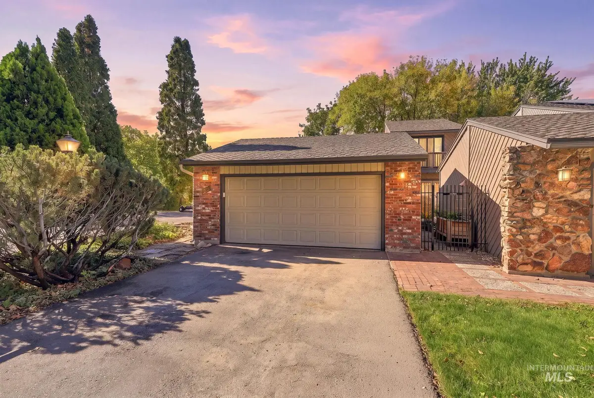 7255 W Cascade Dr, Boise, ID 83704 - #1