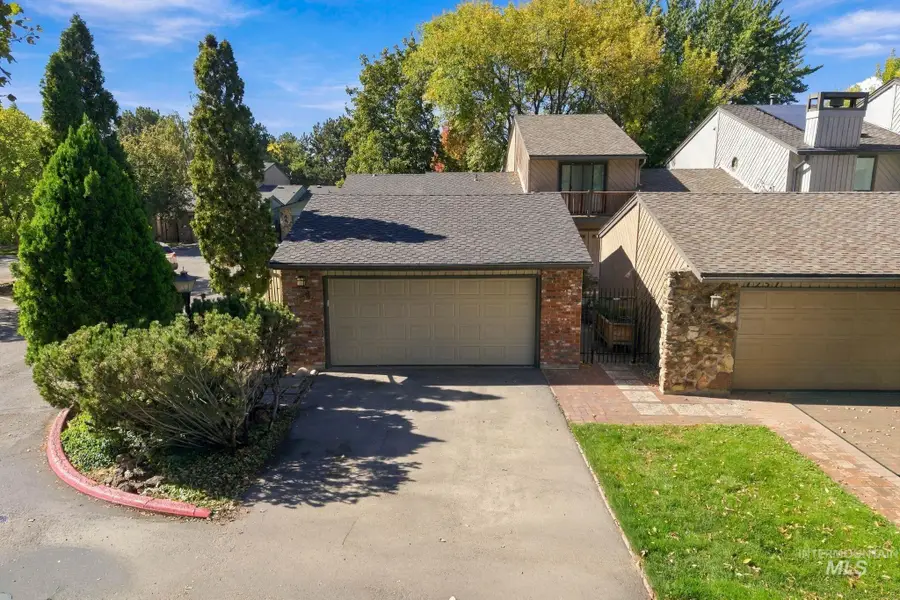 7255 W Cascade Dr, Boise, ID 83704 - #3