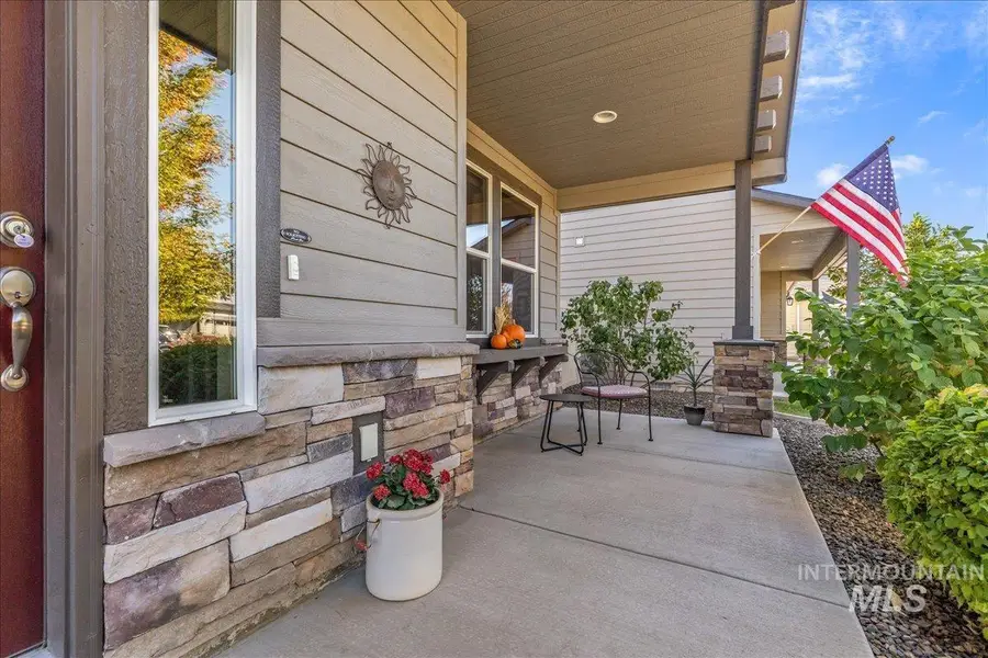 48 N Wooddale Ave, Eagle, ID 83616 - #3