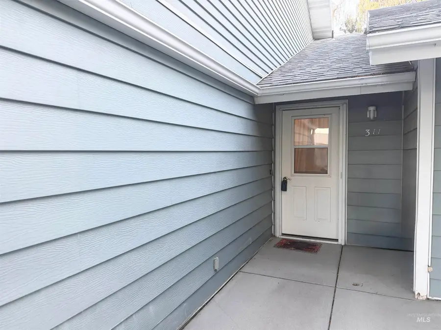 311 6th St, Filer, ID 83328 - #2