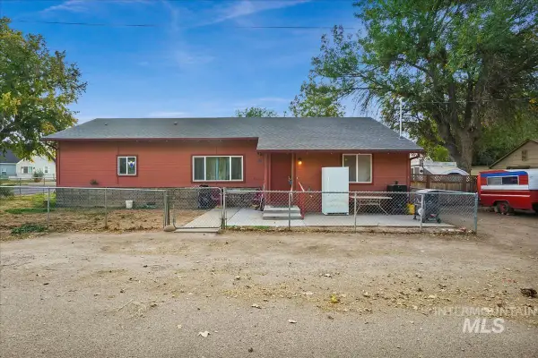 110 N 7th St, Parma, ID 83660