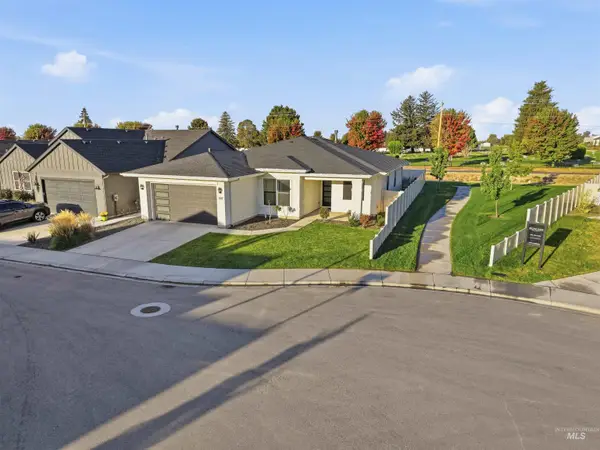 1817 N Burnam Ave, Star, ID 83669
