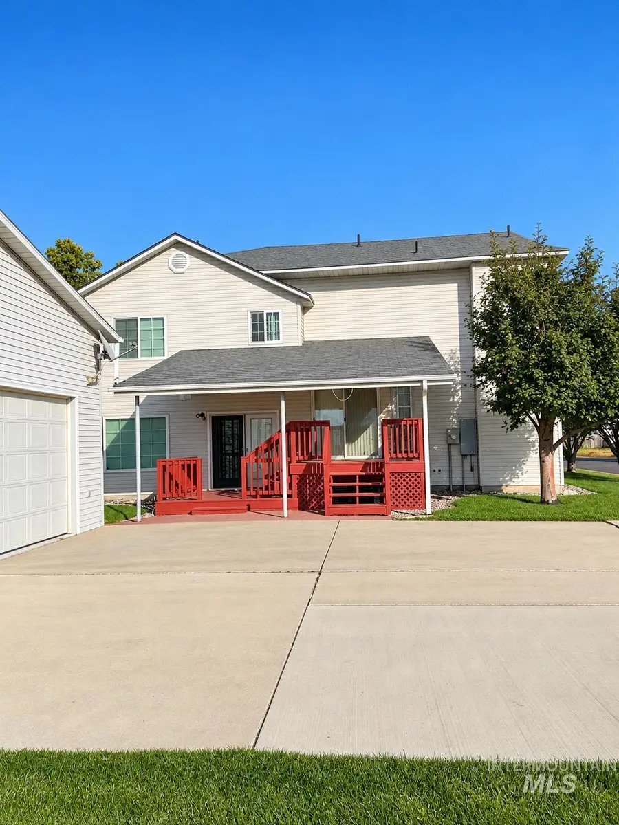 300 N Burton Ave, Burley, ID 83318 - #3