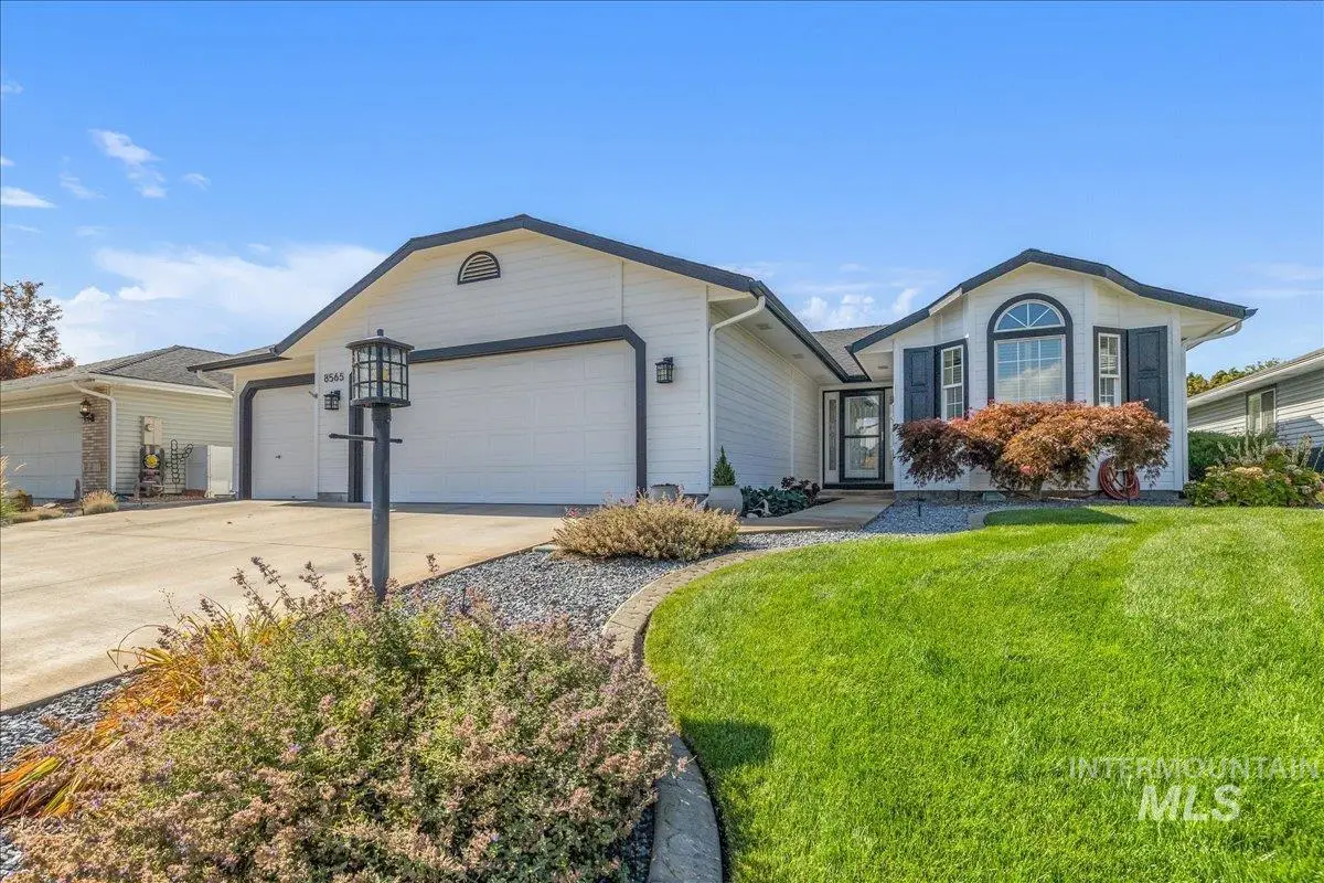 8565 N Willowdale Dr, Garden City, ID 83714 - #1