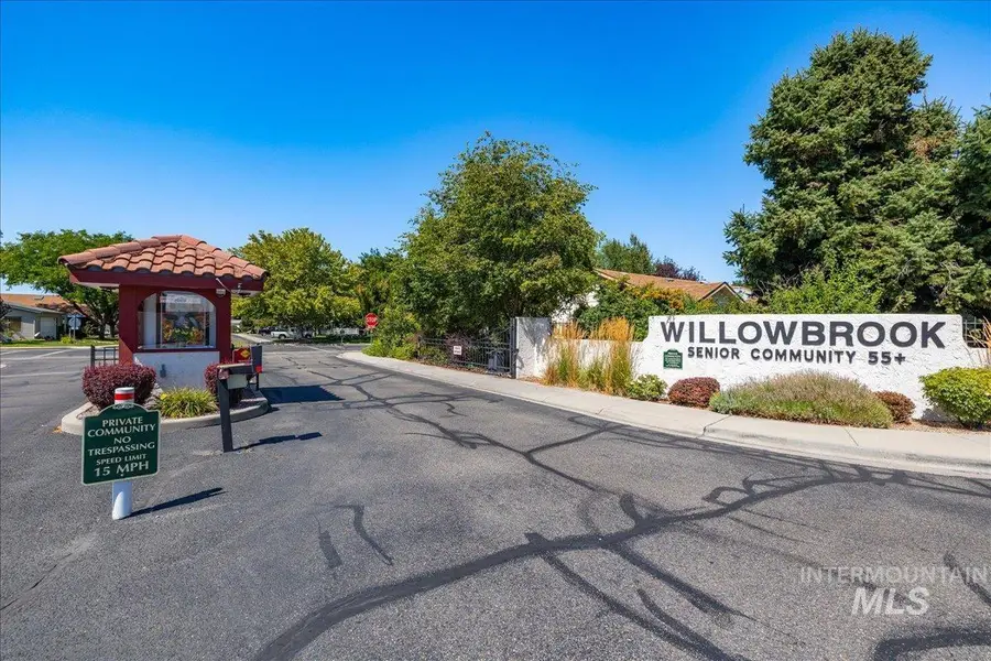 8565 N Willowdale Dr, Garden City, ID 83714 - #3