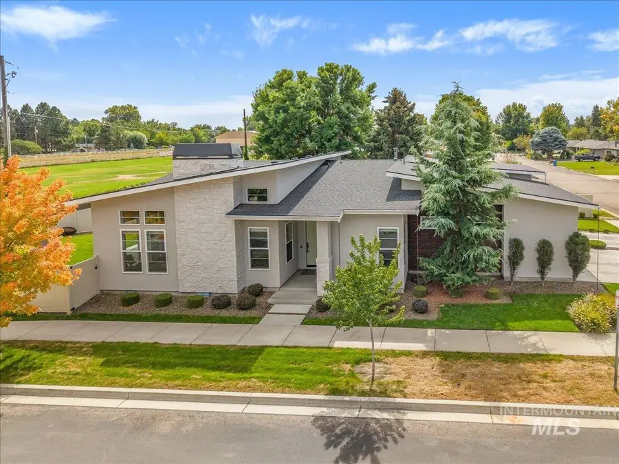 372 N Taylor, Eagle, WY 83116 - #2