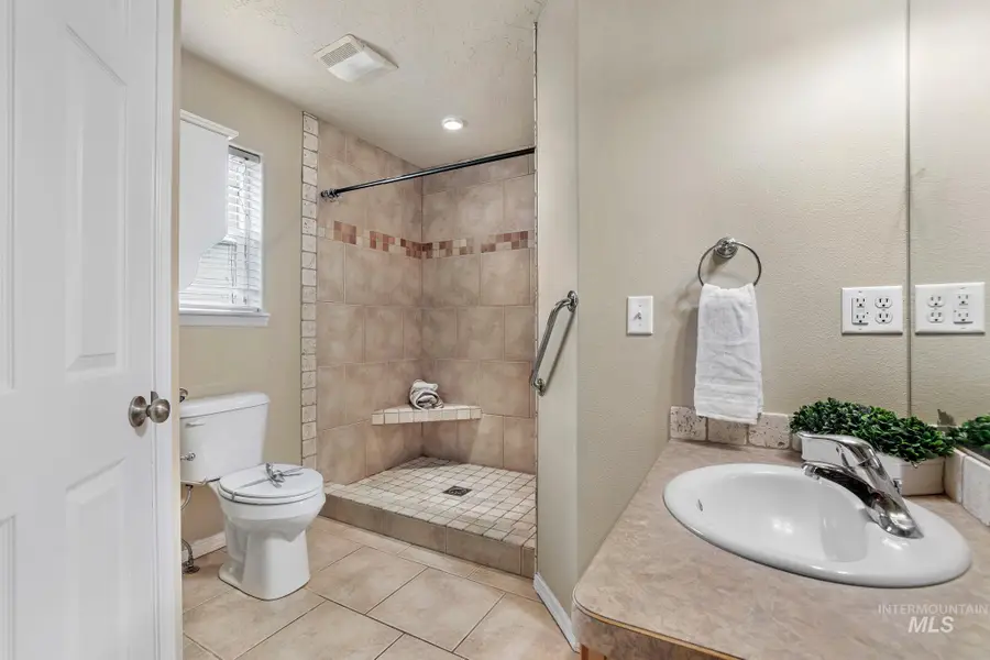 427 Clover Ave, Twin Falls, ID 83301 - #3