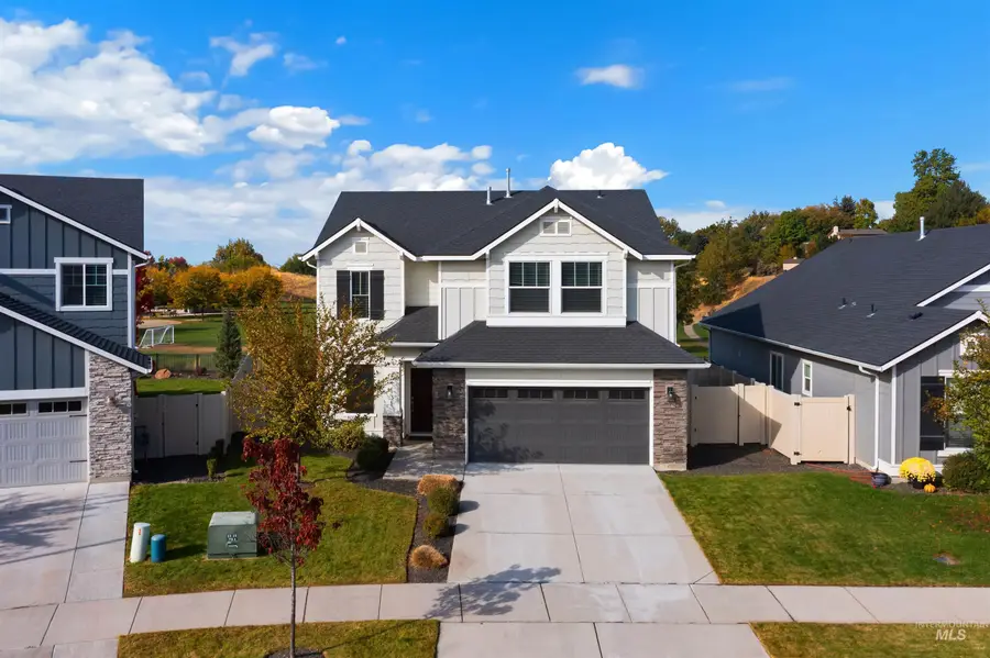 131 N Sevenoaks Ave, Eagle, ID 83616 - #3