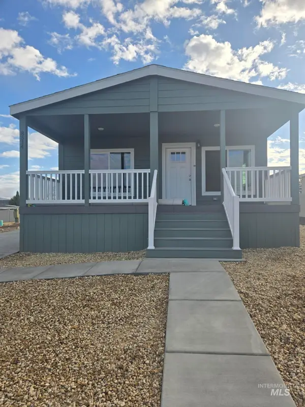 8514 Blue Hill #175, Boise, ID 83716