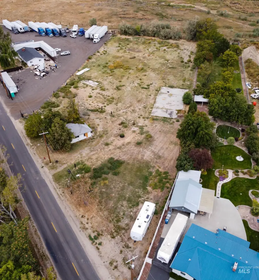 2703 E Chicago St, Caldwell, ID 83605 - #3