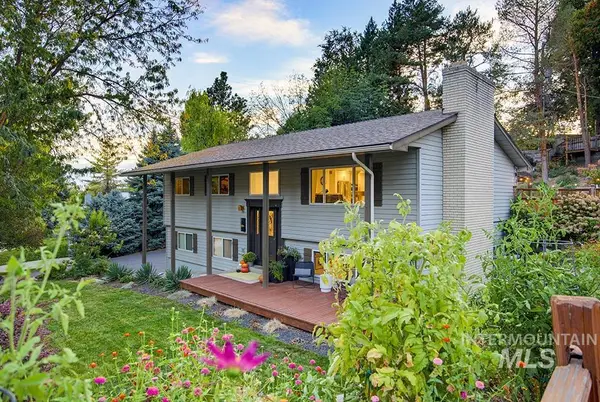 3100 N Hillway Dr, Boise, ID 83702