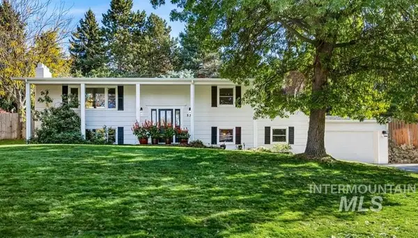533 E Curling Dr, Boise, ID 83702