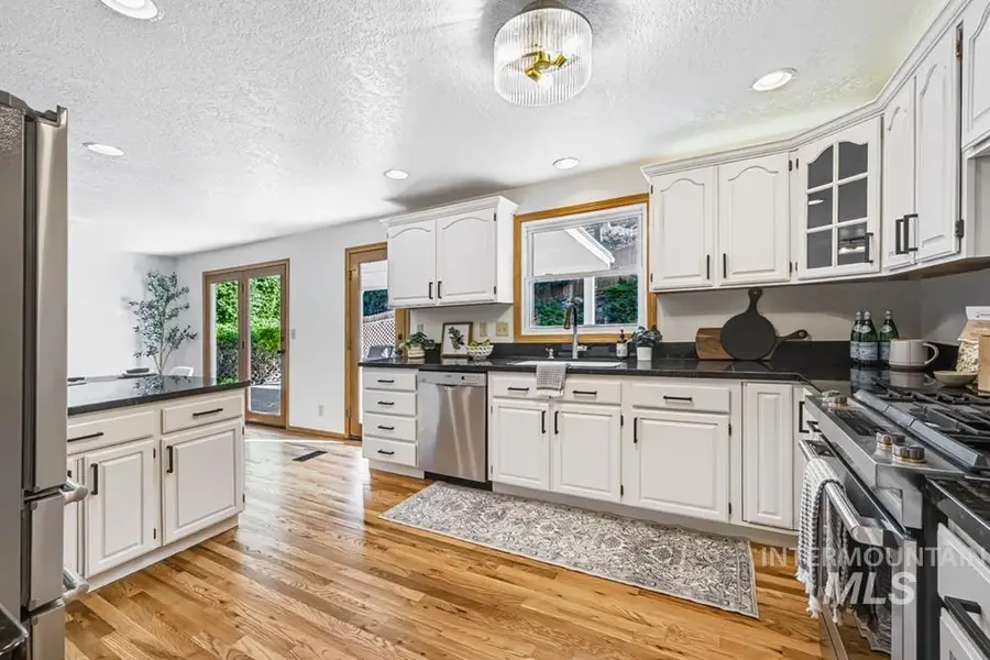 533 E Curling Dr, Boise, ID 83702 - #3