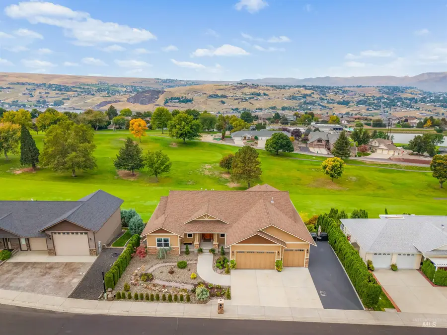 3962 Foothill Dr, Lewiston, ID 83501 - #3