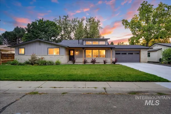 5231 N Sorrento Dr, Boise, ID 83704