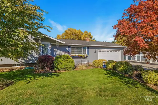 1039 Hemlock Dr, Lewiston, ID 83501