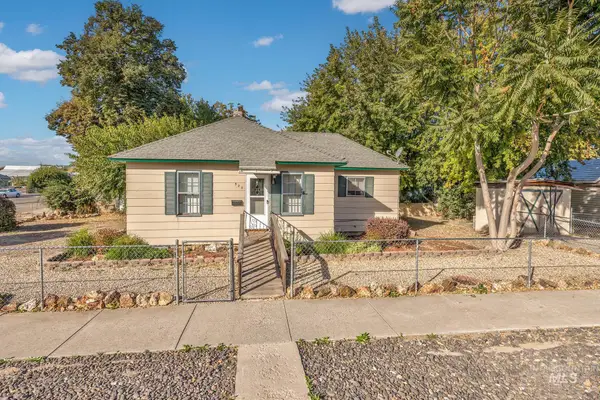 323 E 4th St, Weiser, ID 83672