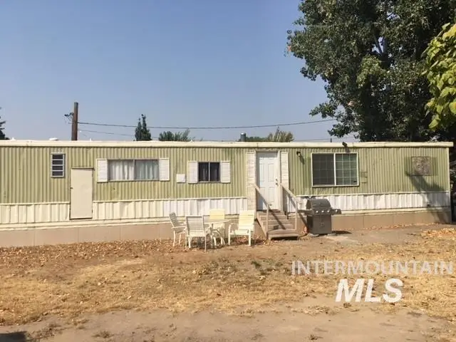 929 N 8th St, Payette, ID 83661 - #3