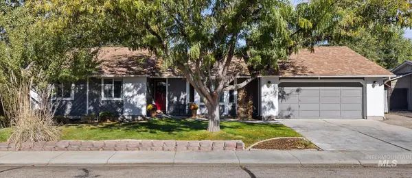 7568 W War Bonnet Dr, Boise, ID 83709