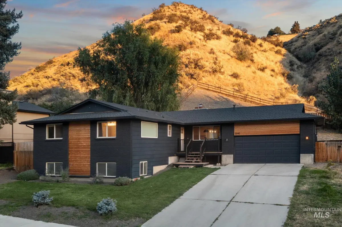 5840 N Collister Dr, Boise, ID 83703 - #1