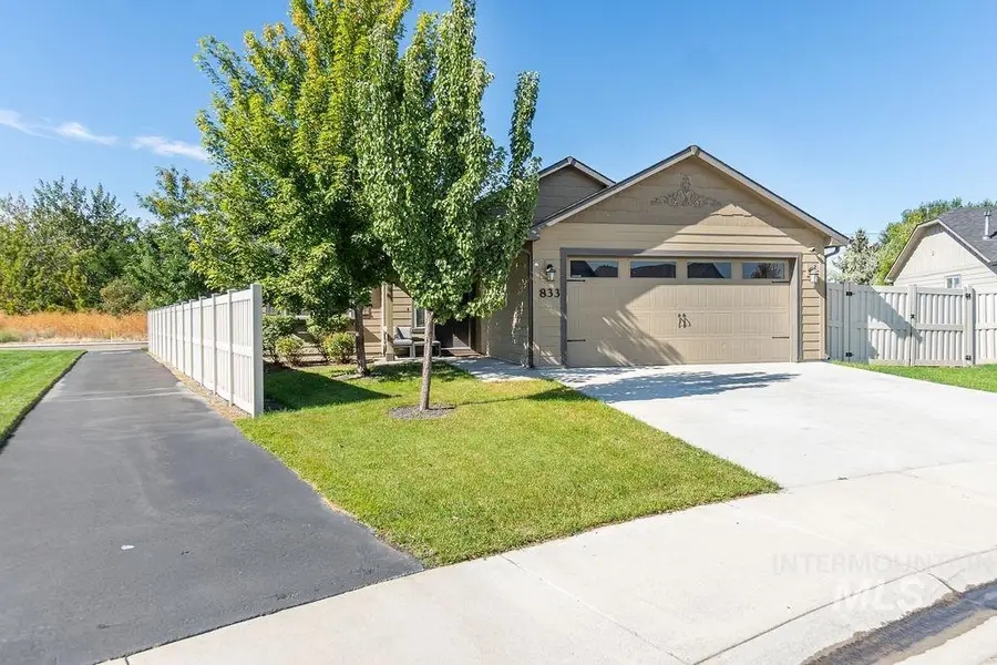 833 Baron Lakes Ave, Middleton, ID 83644 - #3