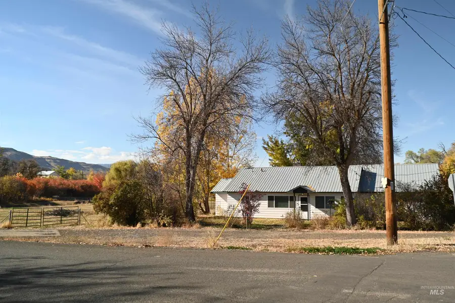 335 N Superior St, Cambridge, ID 83610 - #2