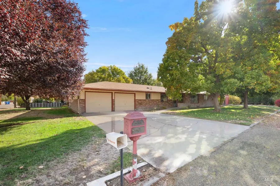 402 S Utah Ave, Fruitland, ID 83619 - #3