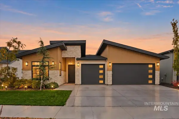 6707 W Piaffe St, Eagle, ID 83616
