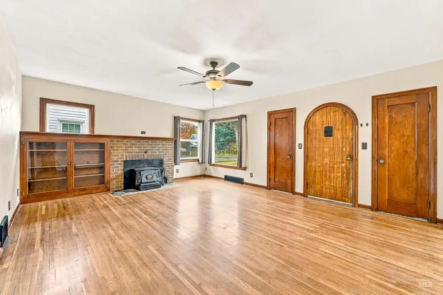 117 N Main St, Troy, ID 83871 - #2