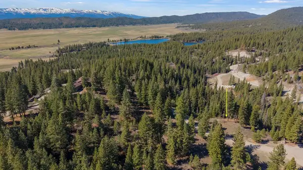 16 Sarah Way, Cascade, ID 83610