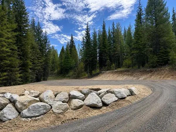 76 Sawtooth Loop, Cascade, ID 83611