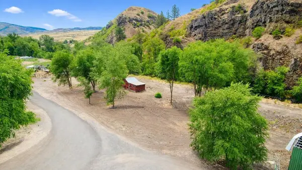 2 Rhoades Lane, White Bird, ID 83554