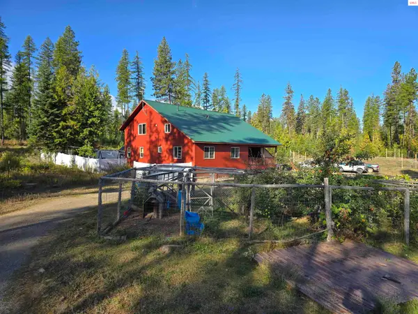 950 Old Range Rd, Clark Fork, ID 83811