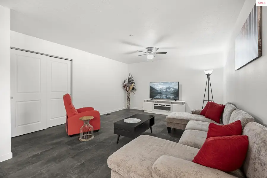 140 Railroad Ave Unit 4, Kellogg, ID 83837 - Image #2