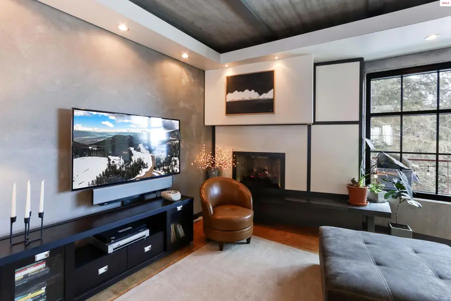 677 Telemark Rd Unit 1, Sandpoint, ID 83864 - Image #2