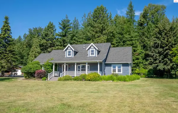 72 Leisure Ln, Sandpoint, ID 83864