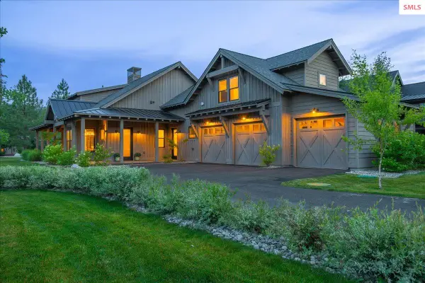 428 W Beach Court, Dover, ID 83825