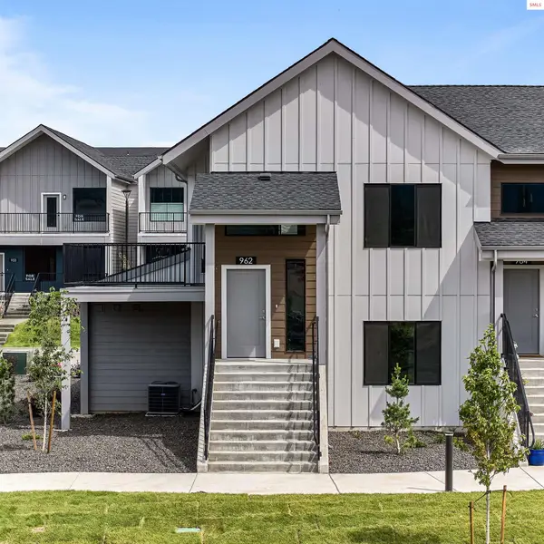 928 E Railroad Avenue, Post Falls, ID 83854