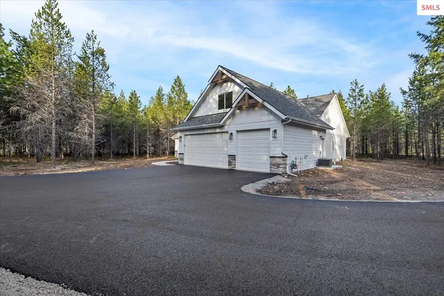 17372 W Kathleen Ave, Hauser, ID 83854 - #2