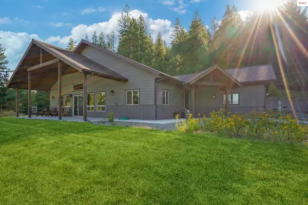273 Paradise Valley Road, Bonners Ferry, ID 83805