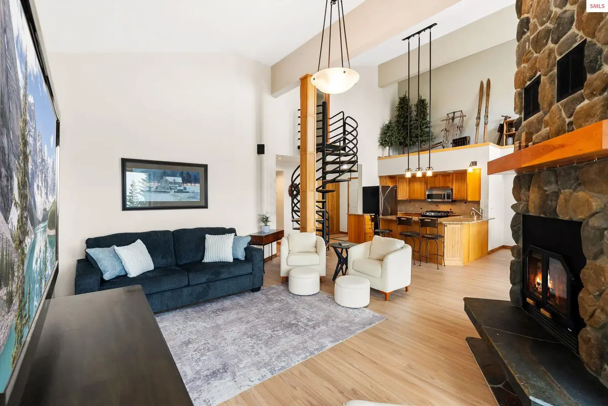 125 Crystal Springs Rd #202, Sandpoint, ID 83864 - Image #1