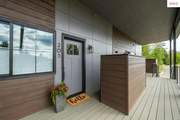 50 Carnelian Ave #203, Ponderay, ID 83852