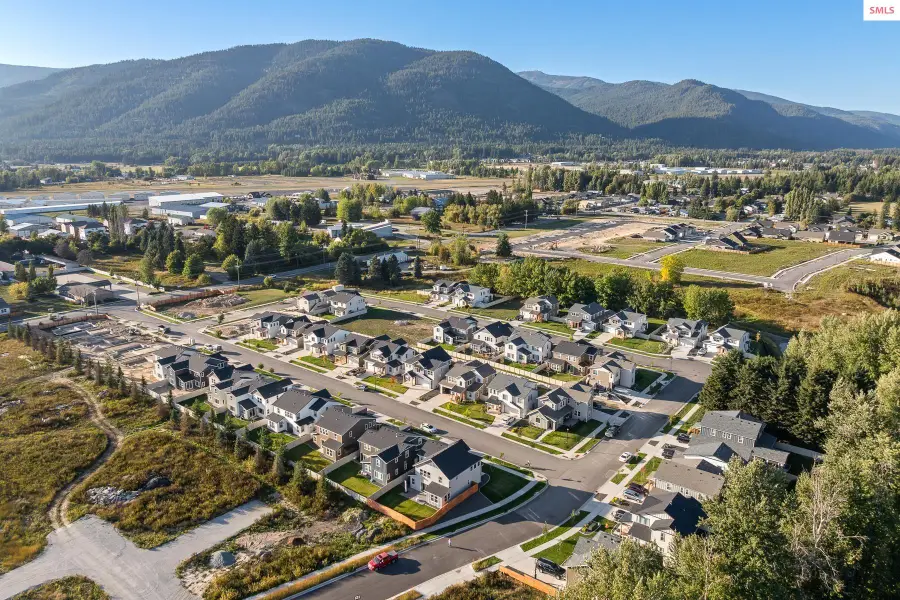 610 Moscow St, Sandpoint, ID 83864 - #2