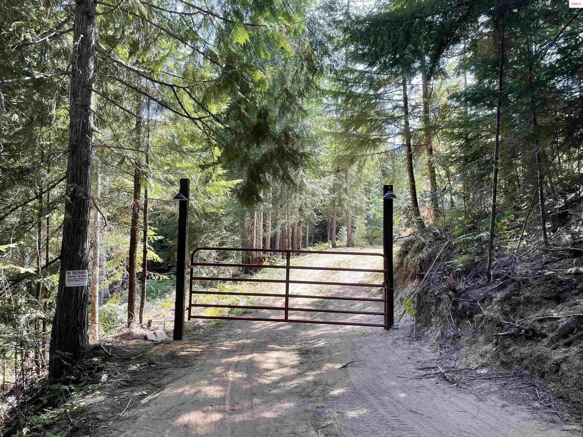 NKA Christmas Ln, Naples, ID 83847 - #1