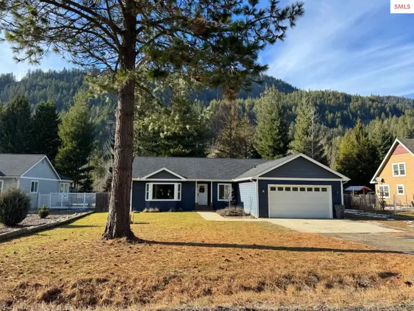 102 Park Ln, Sandpoint, ID 83864