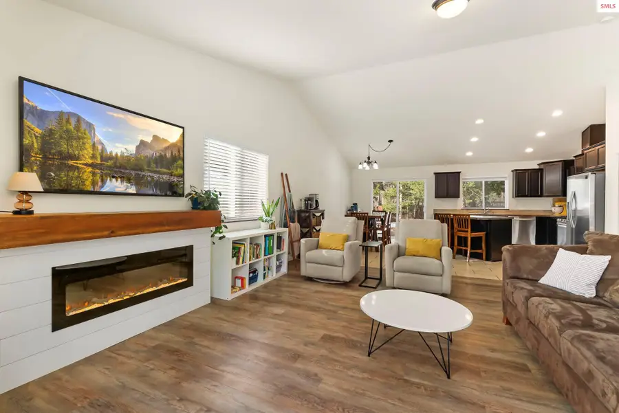 102 Park Ln, Sandpoint, ID 83864 - #3