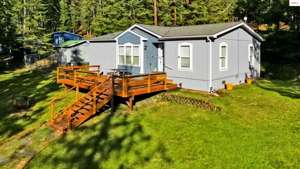 181 Circle Drive, Hope, ID 83836